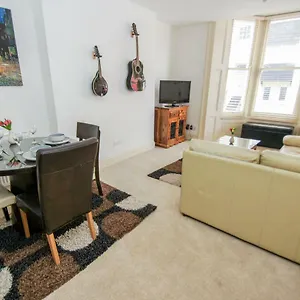Apartment No 5 - - By Lets, Brighton
